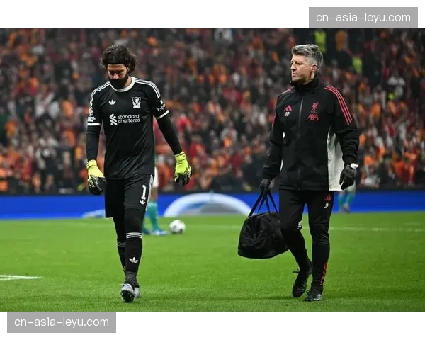 分析:门将教练在定位球防守组织中的角色日益重要 分析:门将教练在定位球防守组织中的角色日益重要